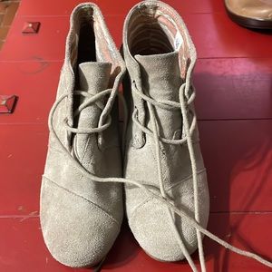 Tan suede Tom’s wedges size 8.5